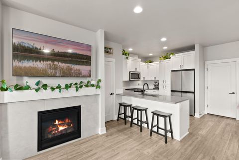 Tiny photo for 3710 NE Petrosa Avenue, Bend, OR 97701 (MLS # 220211143)