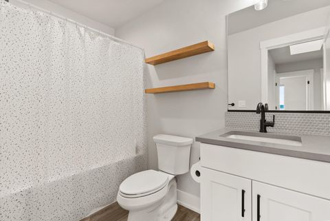 Tiny photo for 3710 NE Petrosa Avenue, Bend, OR 97701 (MLS # 220211143)