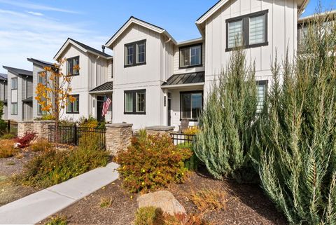 Tiny photo for 3710 NE Petrosa Avenue, Bend, OR 97701 (MLS # 220211143)