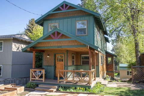 1045 NW Cumberland Avenue Bend OR 97703