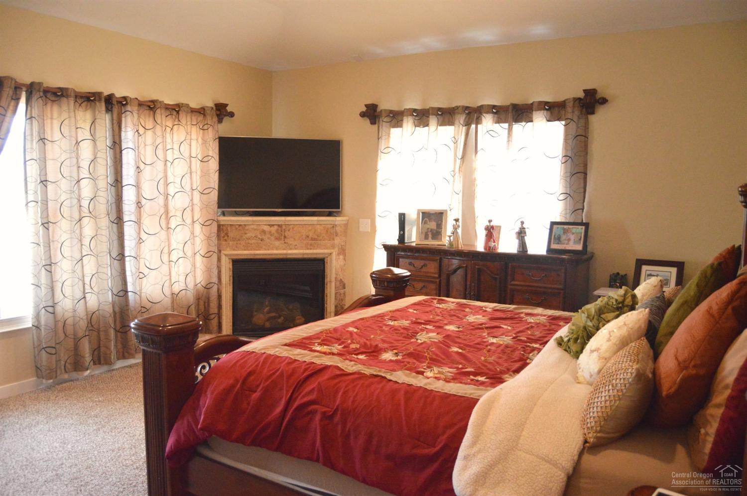 Country View Est - Residential