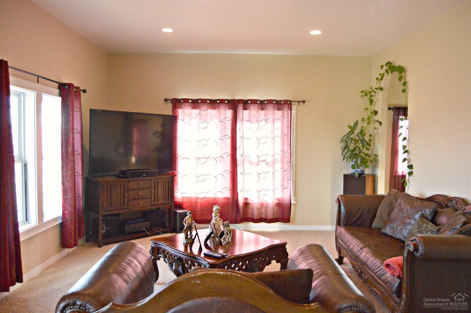 Country View Est - Residential