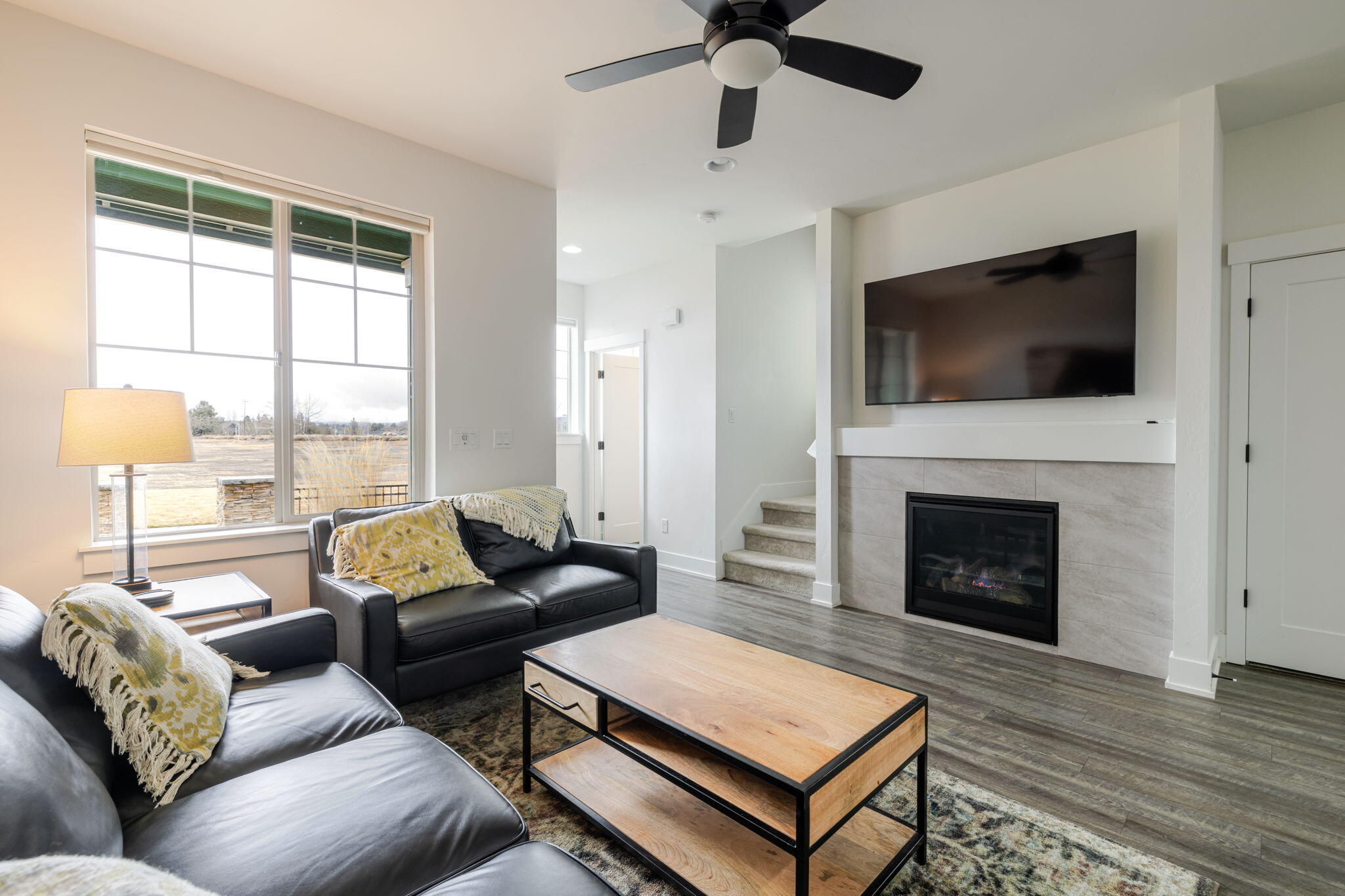 3714 NE Petrosa Avenue