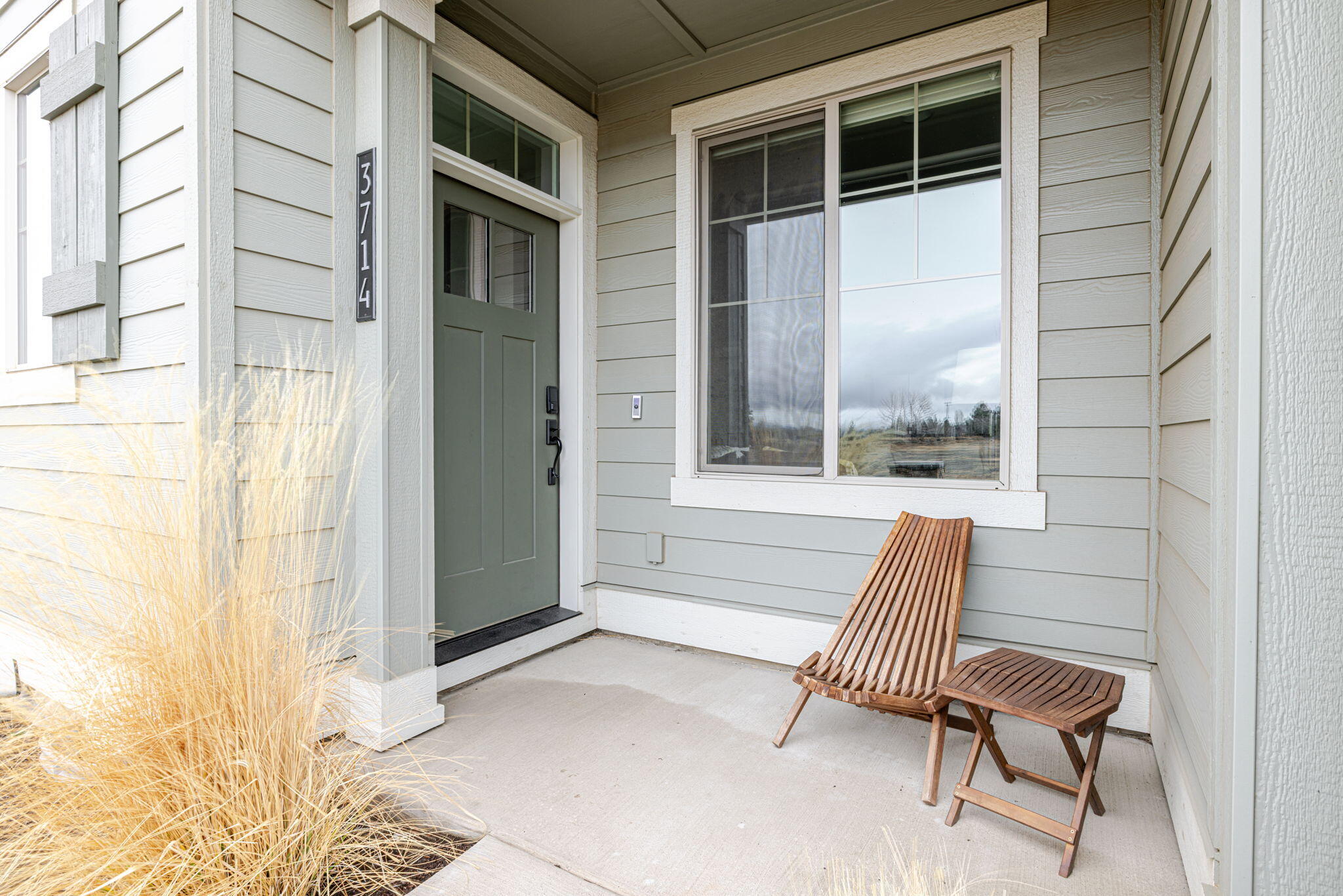 3714 NE Petrosa Avenue