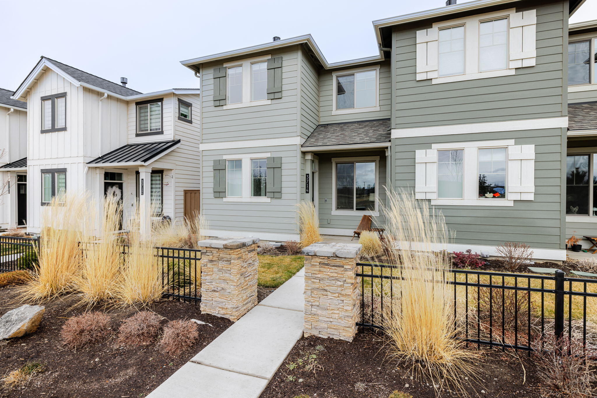 3714 NE Petrosa Avenue