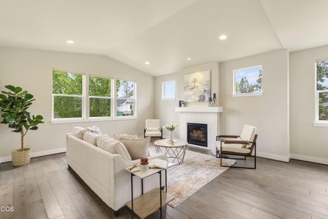 Tiny photo for 20693 SE Cougar Peak Drive, Bend, OR 97702 (MLS # 220222844)