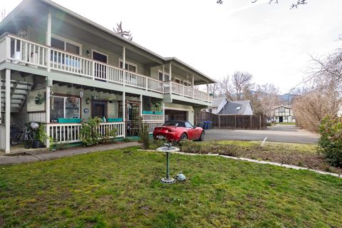 Tiny photo for 790 Park Street, Ashland, OR 97520 (MLS # 220214906)