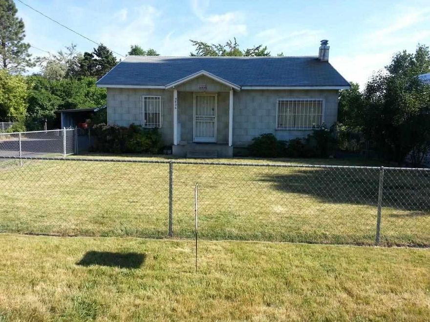 Cute 2 Bedroom Home On A Huge Lot. All New Carpet, Laminate Floors And Hot Water Tank. Cherry And Plum Trees. Huge Covered Deck That Is Enclosed In The Winter With Removable Panels For Summer. Lots Of Cabinet Space And Storage. Overall Very Clean And Darling Home. Bring Offers!