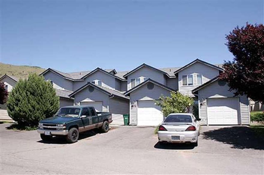 North Hills Fourplex With 2 Bedroom, 1.5 Bath, 1 Car Garage , Patio Yard For Each Unit. Good Rental History. Current Rents Are $675 Ea. Near Oit College, Skywest Medical Center, Shopping And Transportation.