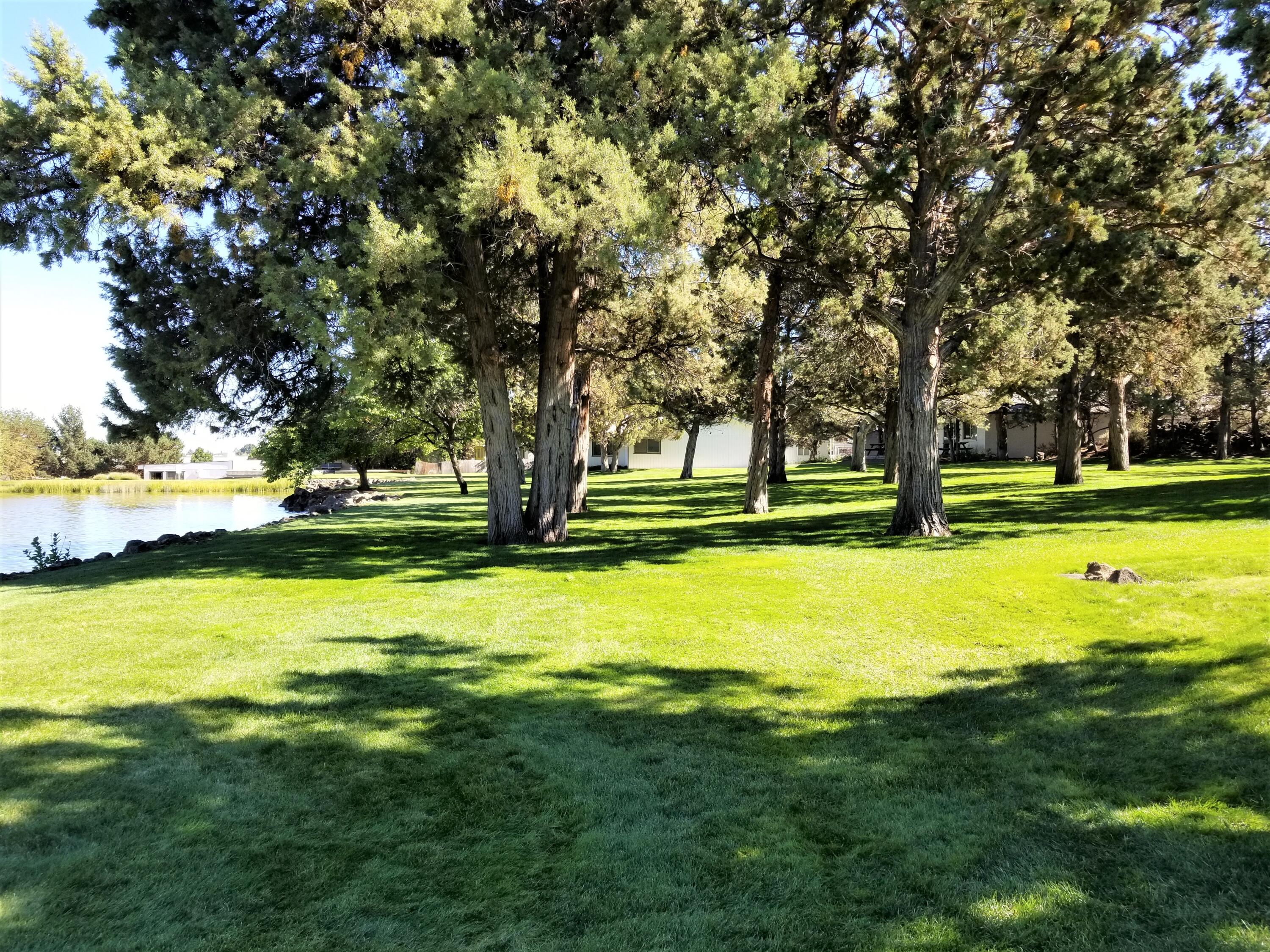 Rock Arbor Villa - Residential