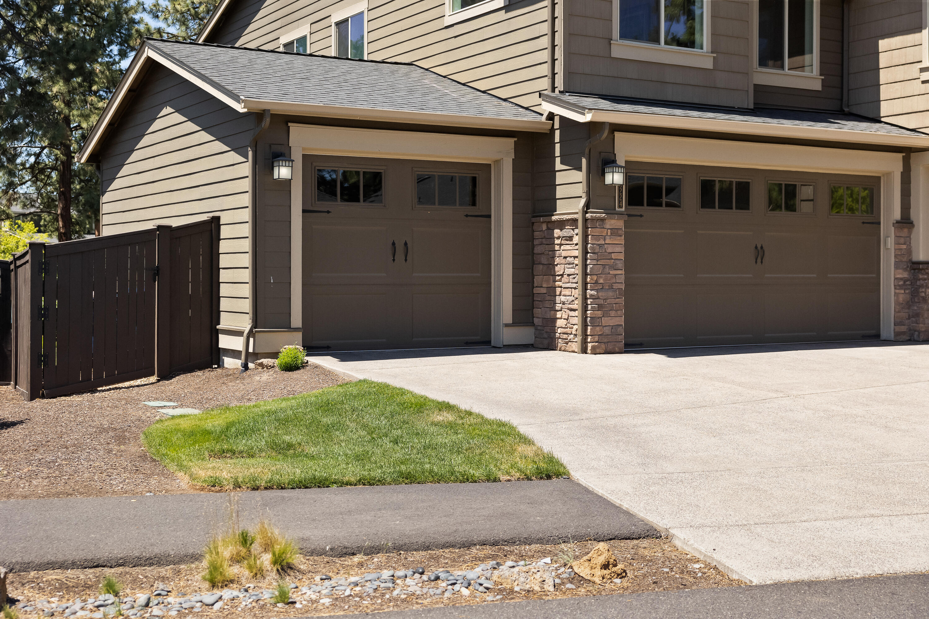 60224 Rolled Rock Way