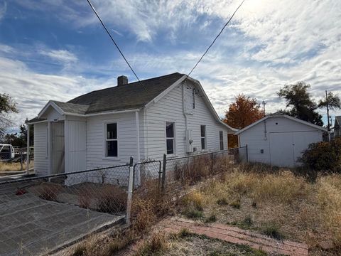 Tiny photo for 3920 Balsam Drive, Klamath Falls, OR 97601 (MLS # 220211043)