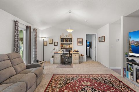 Tiny photo for 1716 Gardendale Lane, Grants Pass, OR 97527 (MLS # 220213939)