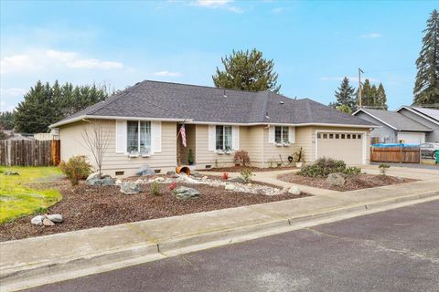 Tiny photo for 1716 Gardendale Lane, Grants Pass, OR 97527 (MLS # 220213939)