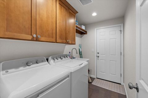 Tiny photo for 1716 Gardendale Lane, Grants Pass, OR 97527 (MLS # 220213939)