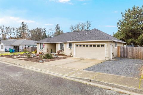 Tiny photo for 1716 Gardendale Lane, Grants Pass, OR 97527 (MLS # 220213939)