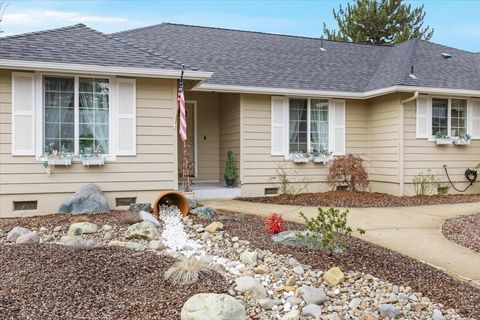 Tiny photo for 1716 Gardendale Lane, Grants Pass, OR 97527 (MLS # 220213939)