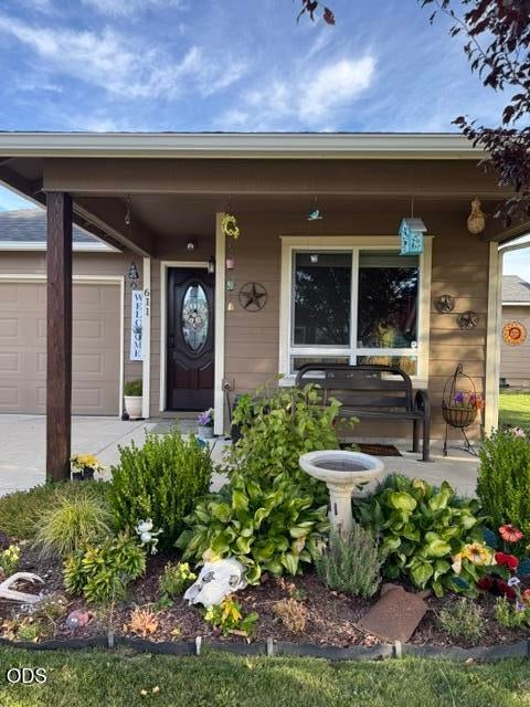 Photo of 611 E A Street, Culver, OR 97734 (MLS # 220229290)