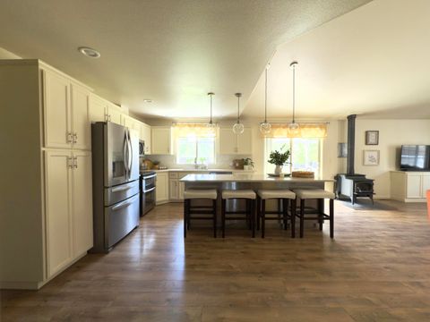 Tiny photo for 16923 Torrance Road, Bend, OR 97707 (MLS # 220216951)