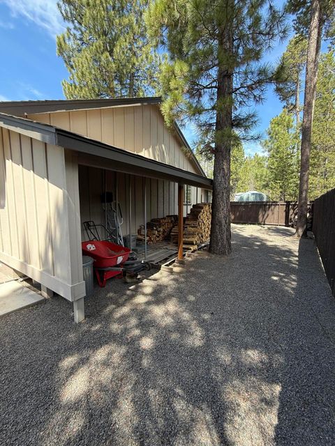 Tiny photo for 16923 Torrance Road, Bend, OR 97707 (MLS # 220216951)