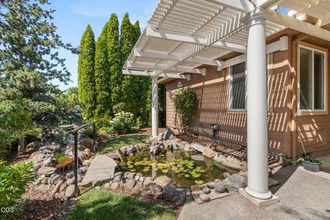 Tiny photo for 935 Sandoz Street, Central Point, OR 97502 (MLS # 220224648)