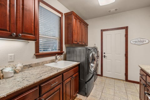 Tiny photo for 935 Sandoz Street, Central Point, OR 97502 (MLS # 220224648)
