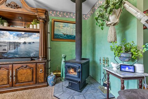 Tiny photo for 9780 Monument Drive, Grants Pass, OR 97526 (MLS # 220217285)