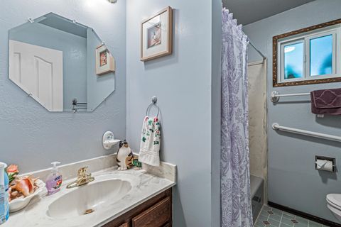 Tiny photo for 9780 Monument Drive, Grants Pass, OR 97526 (MLS # 220217285)