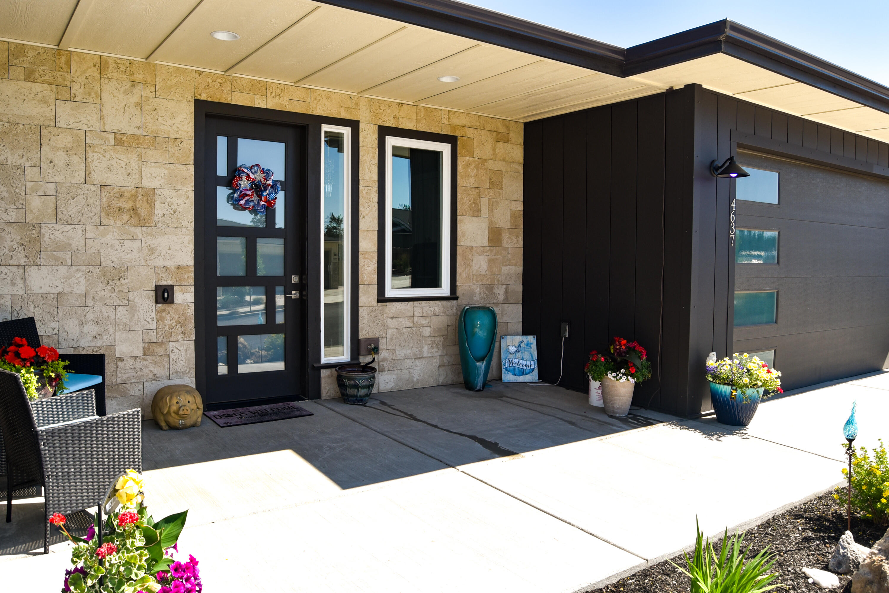 4637 SW Antelope Avenue