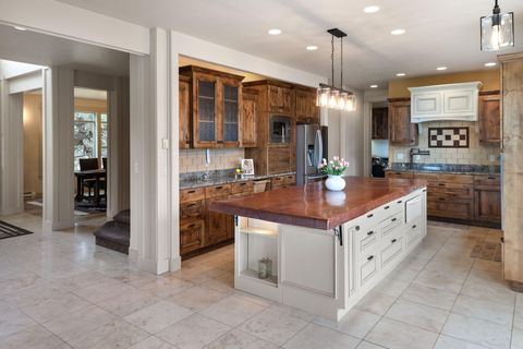 Tiny photo for 24442 Dodds Road, Bend, OR 97701 (MLS # 220219839)