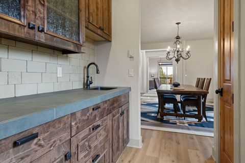 Tiny photo for 24442 Dodds Road, Bend, OR 97701 (MLS # 220219839)