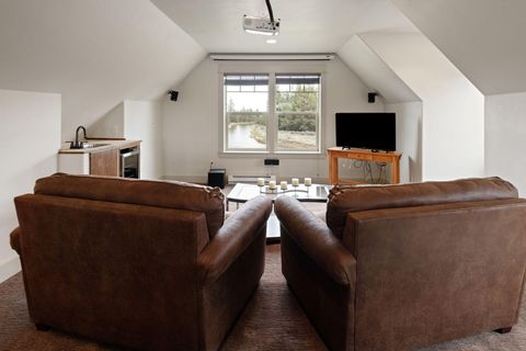 Tiny photo for 24442 Dodds Road, Bend, OR 97701 (MLS # 220219839)