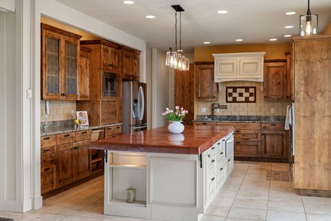 Tiny photo for 24442 Dodds Road, Bend, OR 97701 (MLS # 220219839)