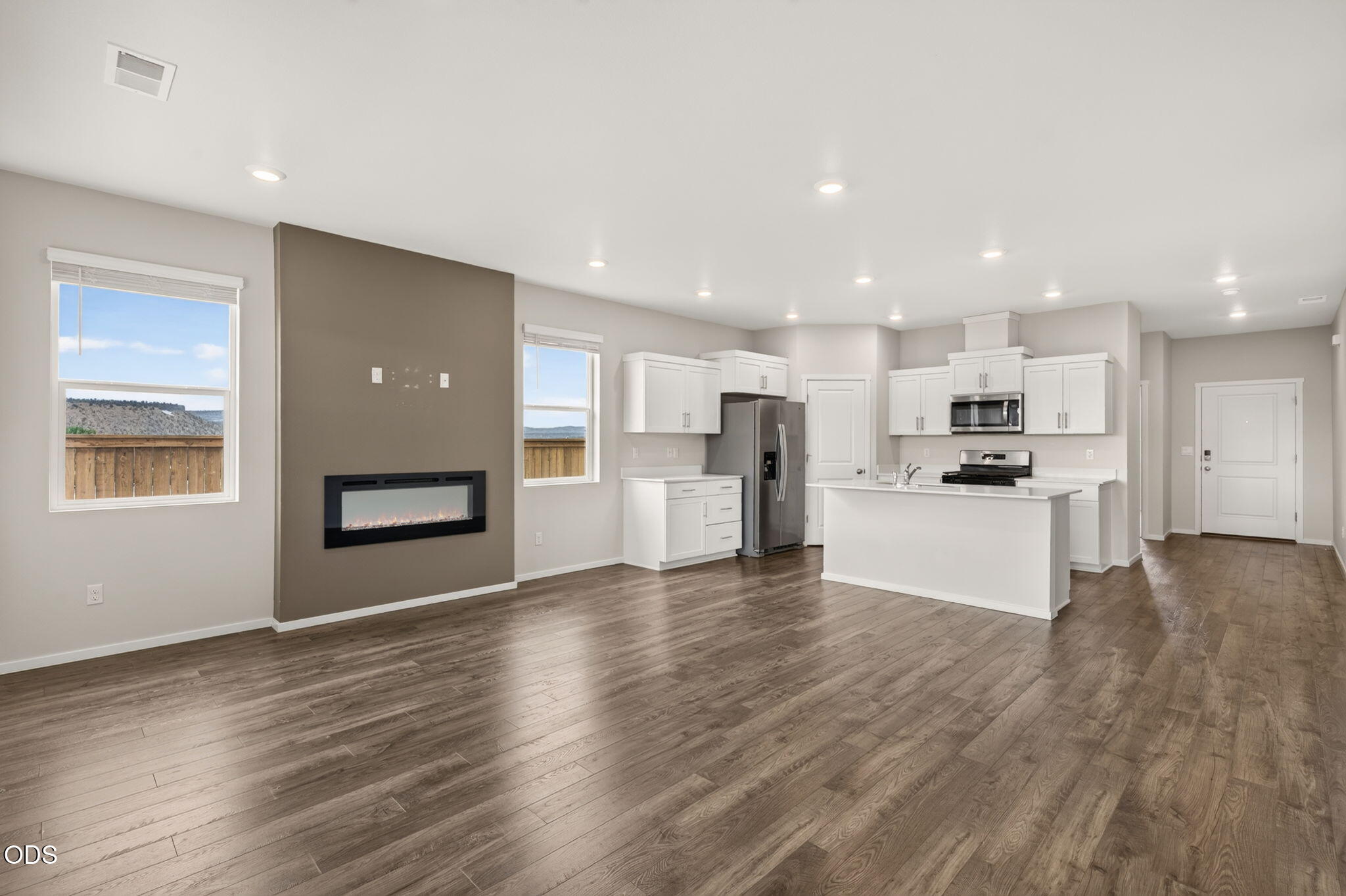 417 NE Union Loop