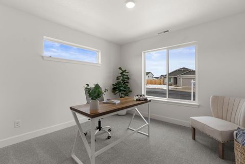 Tiny photo for 763 NE Discovery Loop #Lot 159, Prineville, OR 97754 (MLS # 220219670)