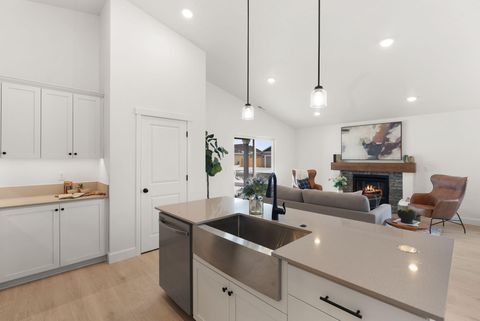 Tiny photo for 763 NE Discovery Loop #Lot 159, Prineville, OR 97754 (MLS # 220219670)