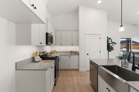 Tiny photo for 763 NE Discovery Loop #Lot 159, Prineville, OR 97754 (MLS # 220219670)