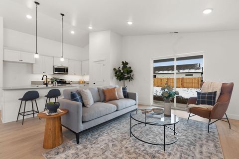 Tiny photo for 763 NE Discovery Loop #Lot 159, Prineville, OR 97754 (MLS # 220219670)