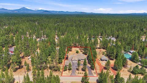 Tiny photo for 16108 Leona Lane, La Pine, OR 97739 (MLS # 220226369)