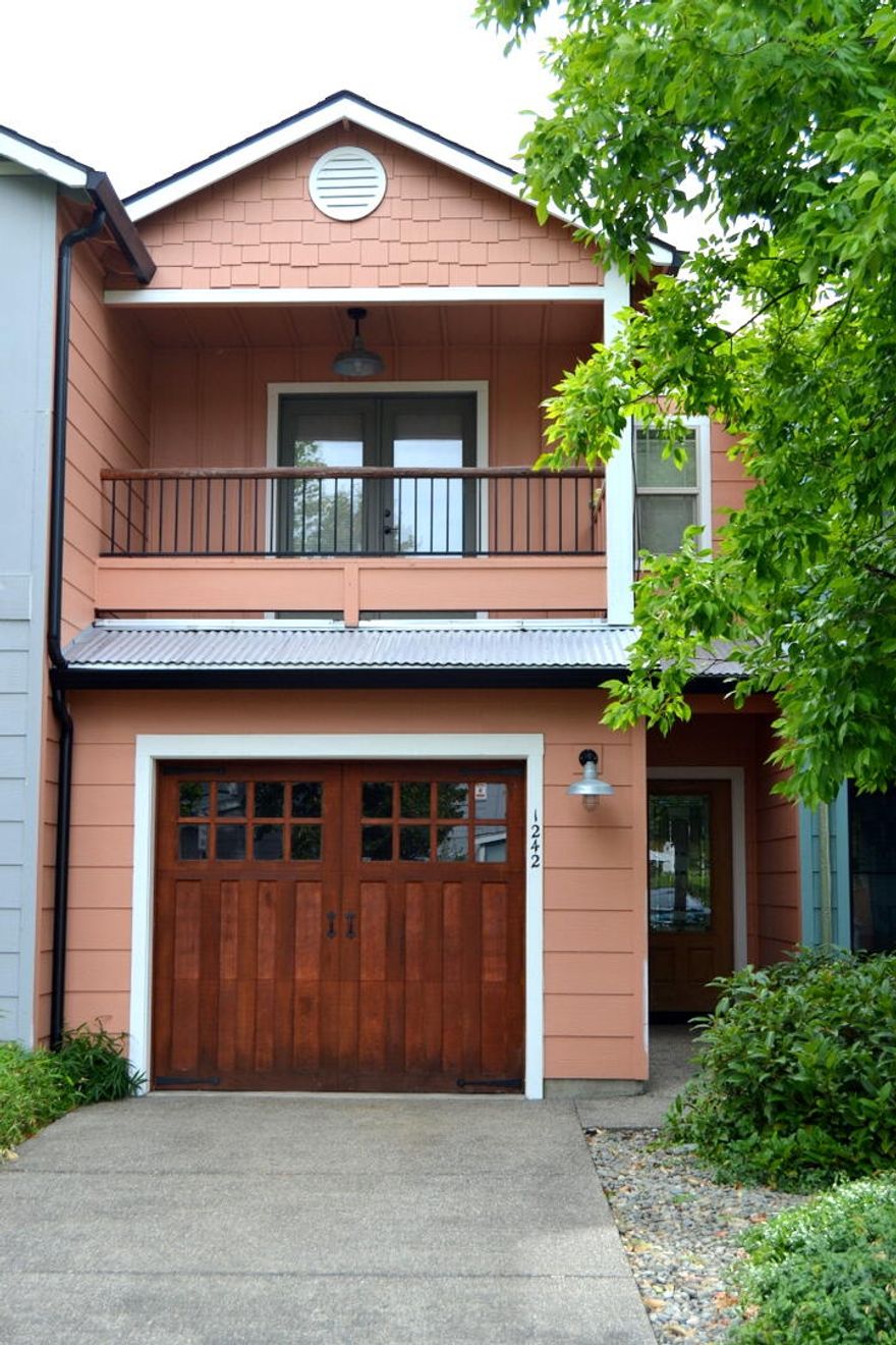 Looking for comfort, style, and convenience? This beautifully updated 2-bedroom, 2.5-bath townhome has it all! Features Include: Brand new carpet and new exterior paint, Spacious living room with fireplace. Vaulted ceilings upstairs for an open, airy feel.
Granite countertops & large breakfast bar in the kitchen. Cozy fireplace and private balcony in the primary suite plus large walk in closet.. 2 full bathrooms and guest half bath. Located in a complex with fantastic amenities: pool & Inviting clubhouse
Don't miss this opportunity to own a move-in ready home with charm, comfort, and character.