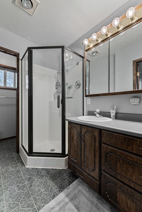 Tiny photo for 2900 Indian Creek Road, Shady Cove, OR 97539 (MLS # 220213403)