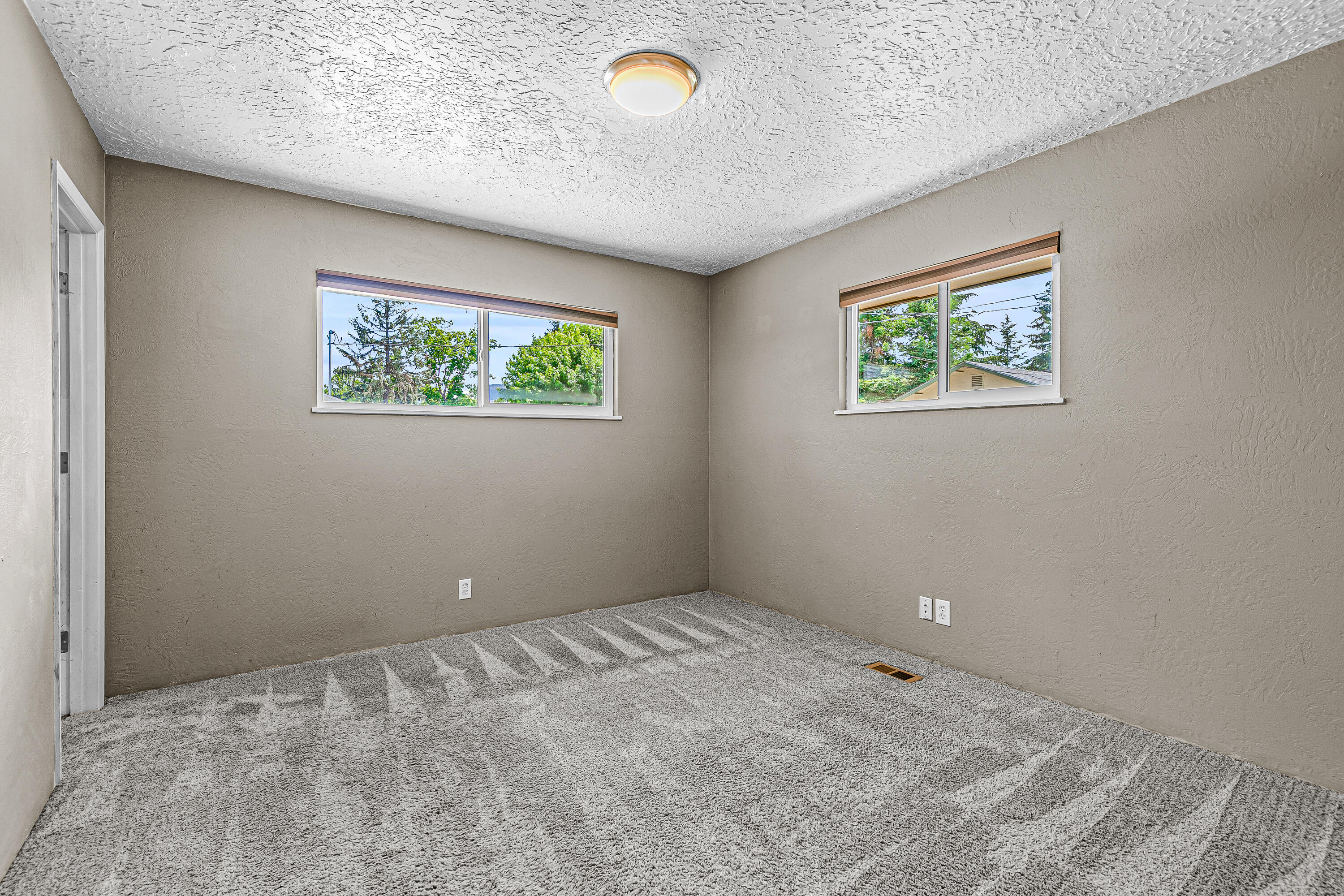 Country Club Manor - Residential