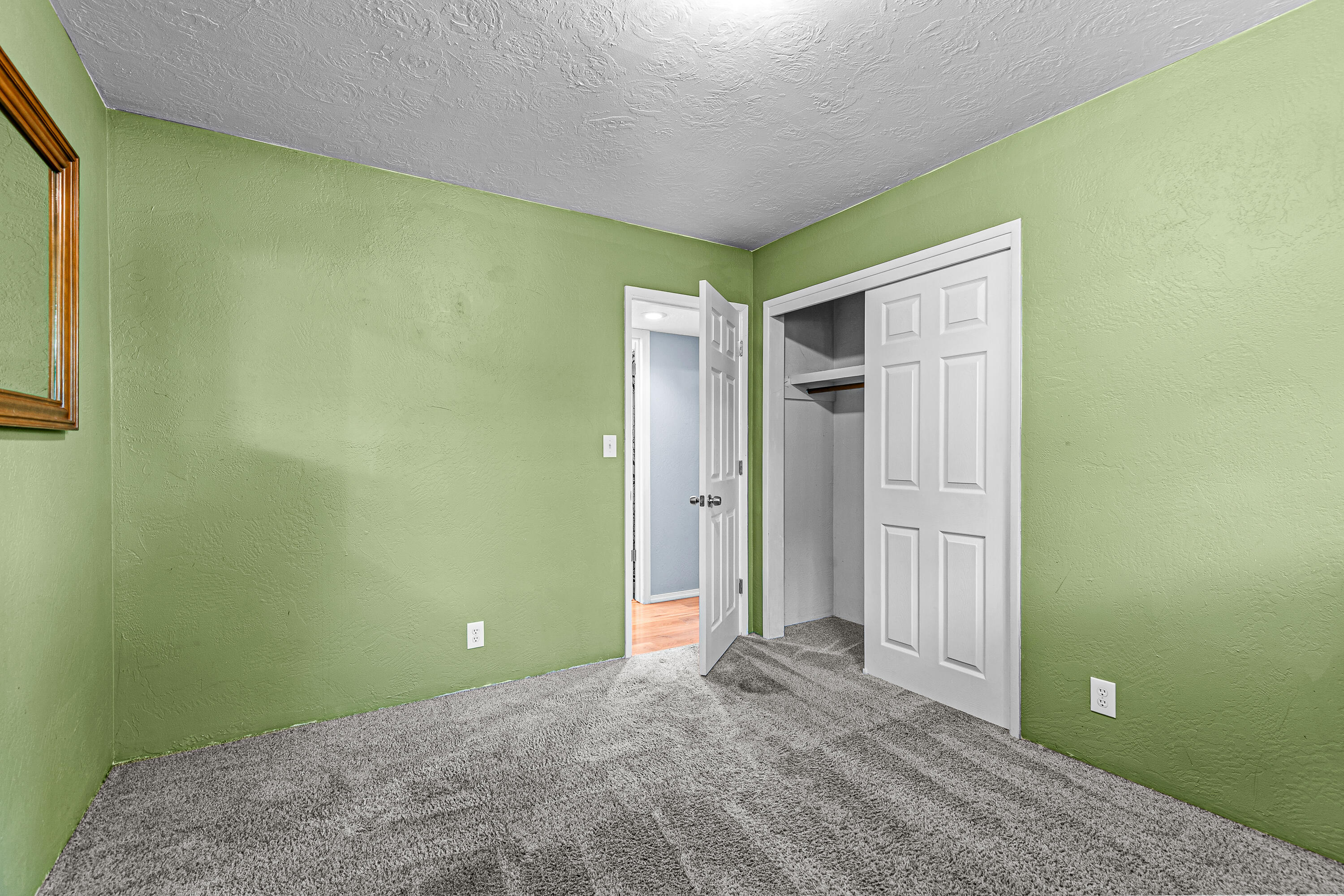 Country Club Manor - Residential