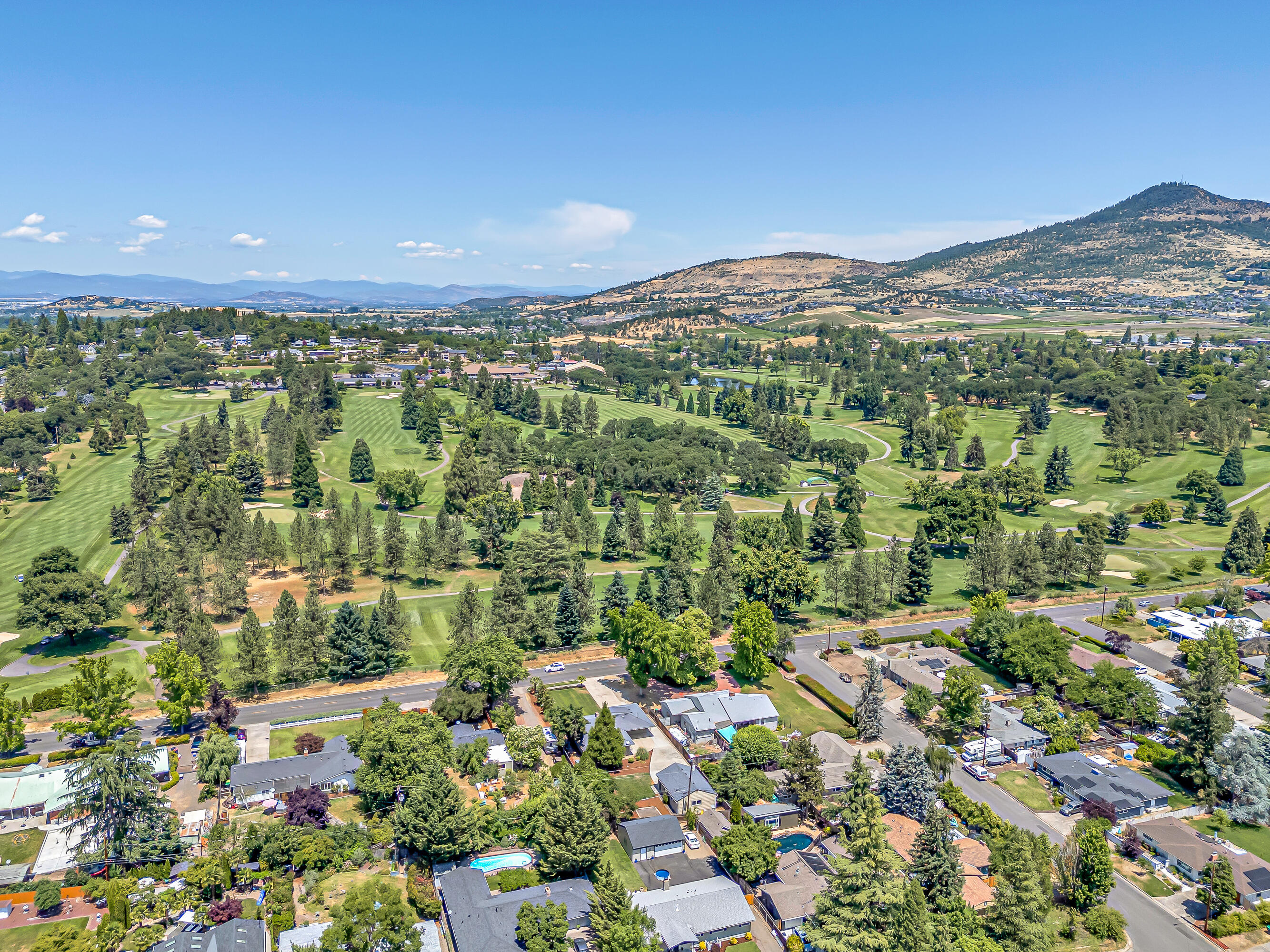 Country Club Manor - Residential