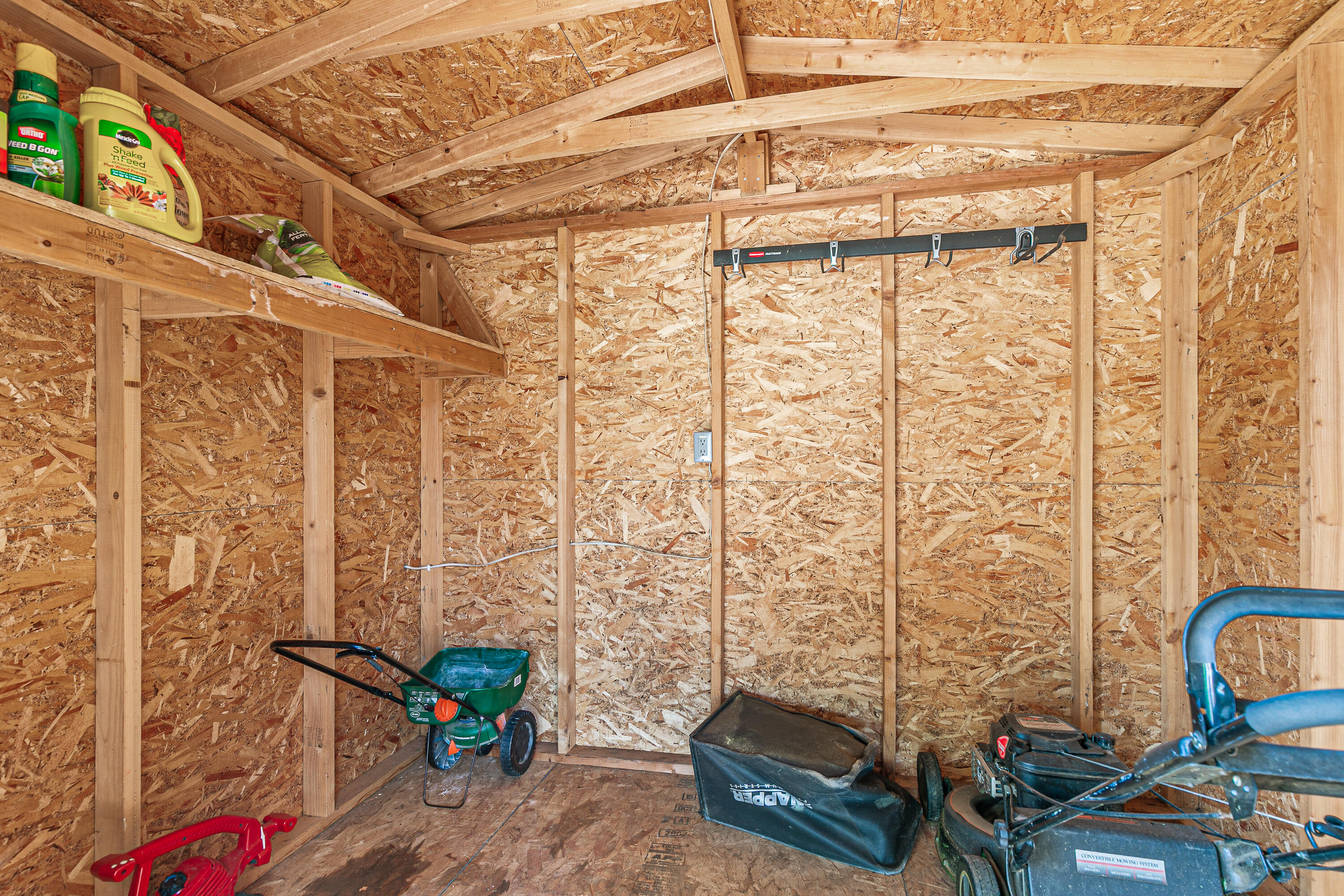 Country Club Manor - Residential