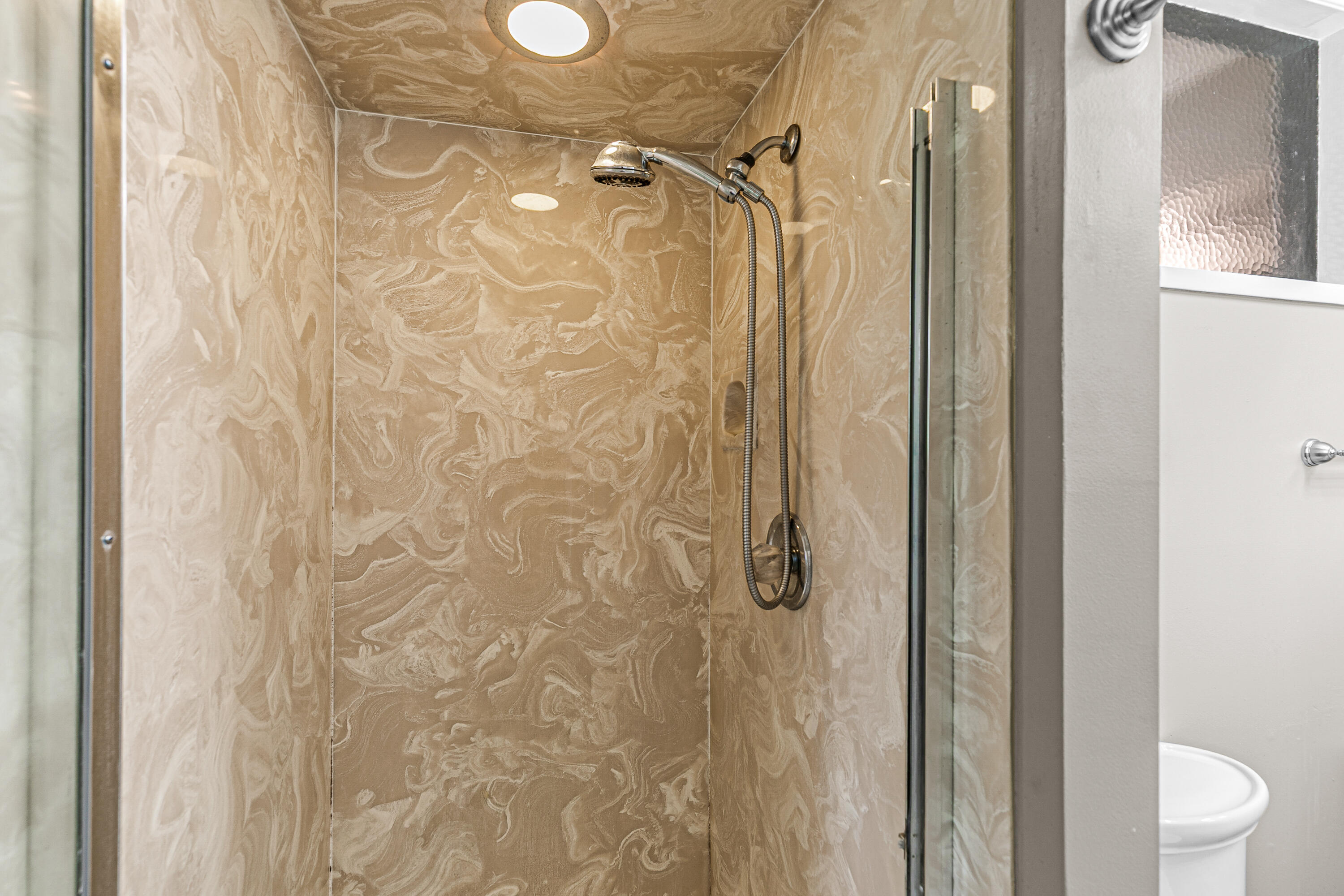 Country Club Manor - Residential