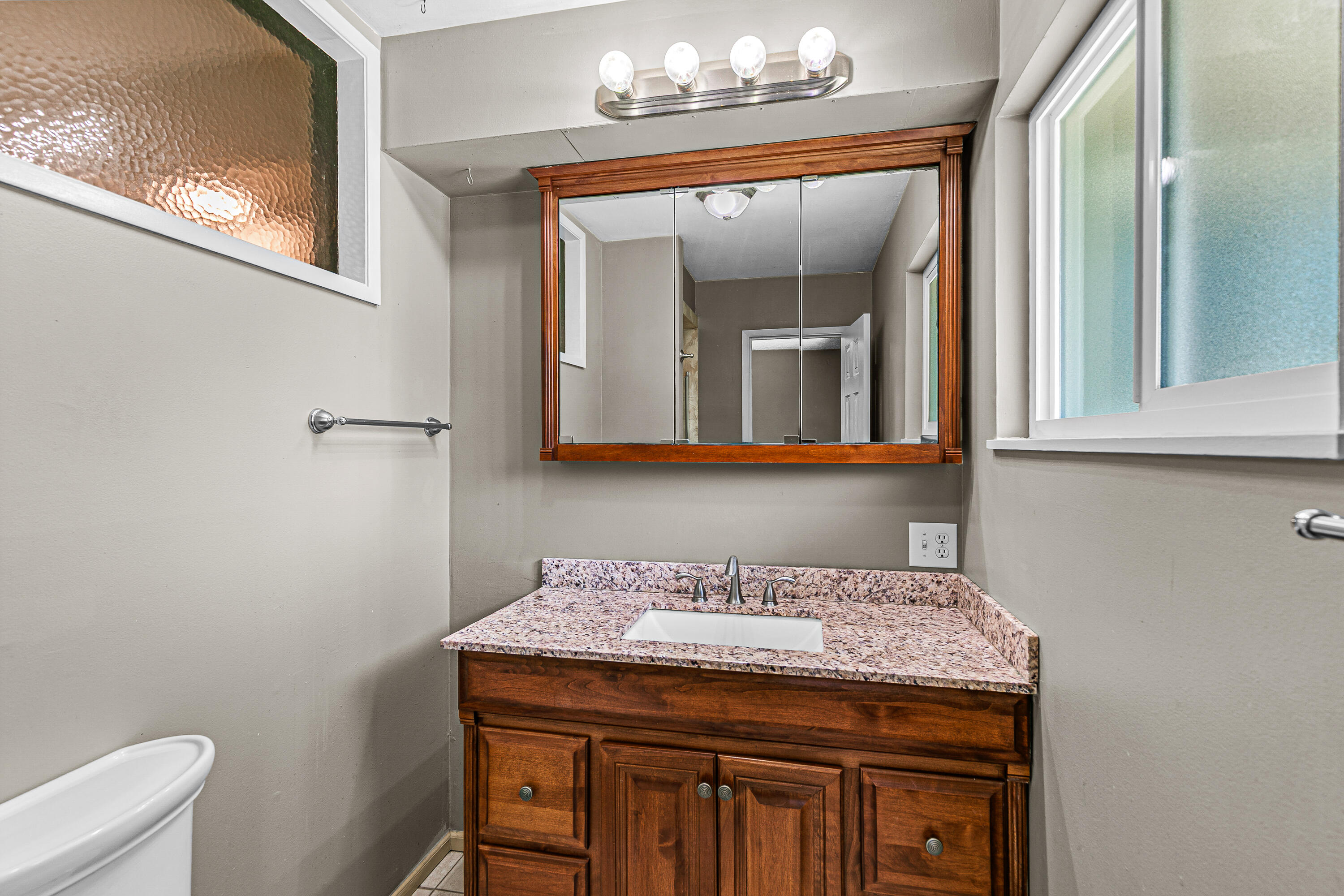 Country Club Manor - Residential