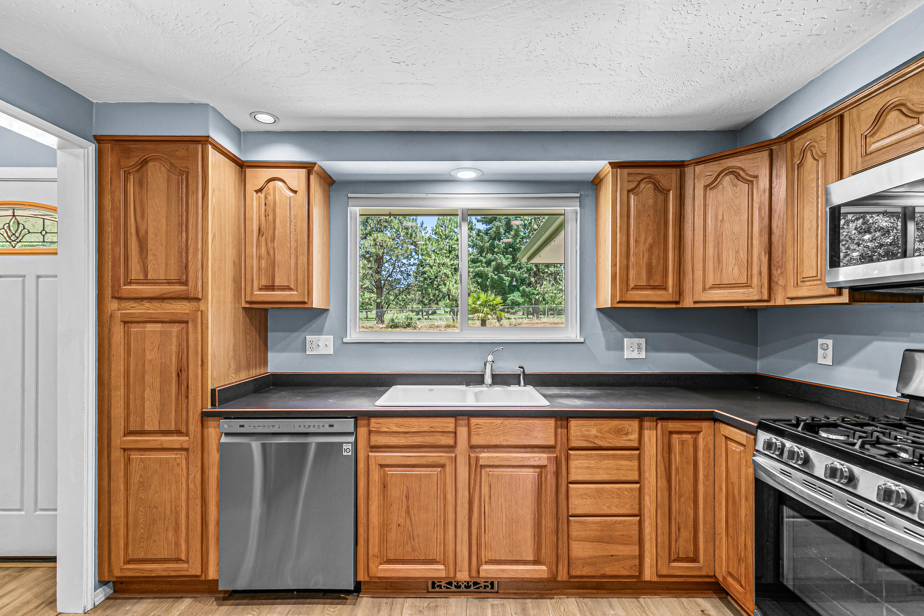 Country Club Manor - Residential