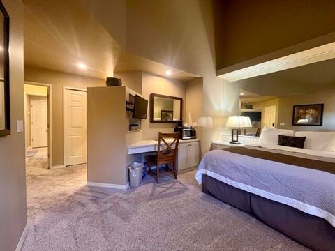 Tiny photo for 19717 SW Mount Bachelor Drive #UNIT 420 AB, Bend, OR 97702 (MLS # 220214990)