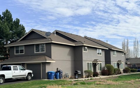 2904 SW Juniper Avenue Redmond OR 97756